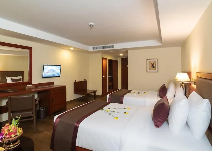 De La Renaissance Hotel 5*