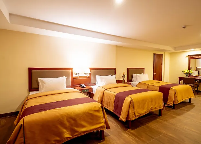 De La Renaissance Hotel 5*