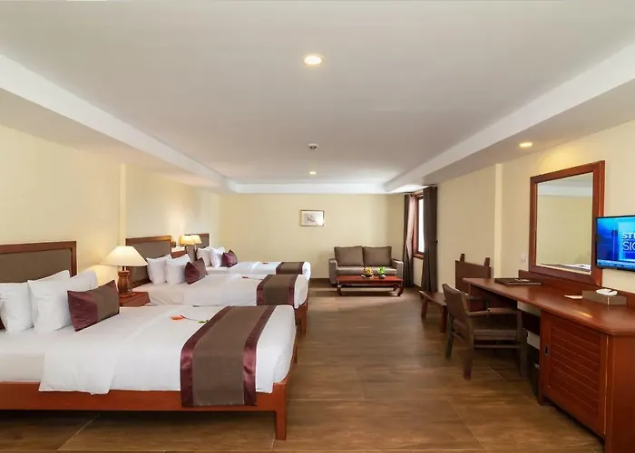 De La Renaissance Hotel 5*