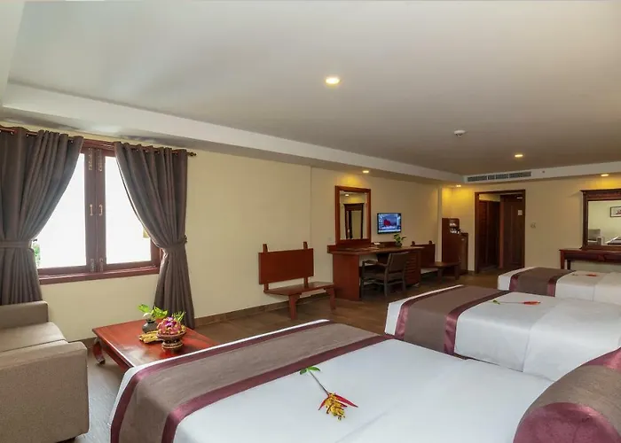 De La Renaissance Hotel 5*
