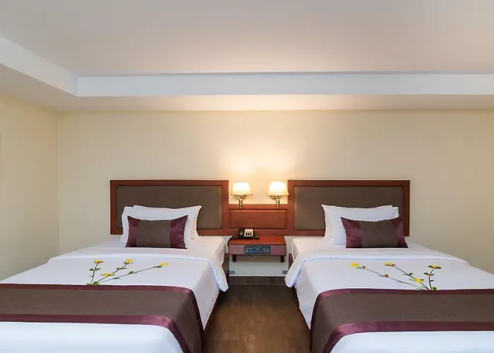 De La Renaissance Hotel 5*