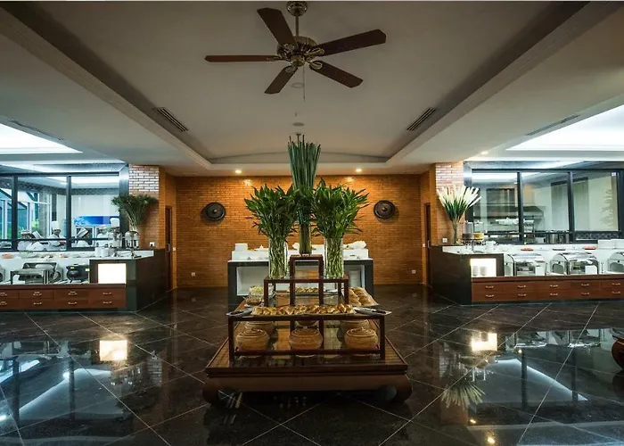 De La Renaissance Hotel 5*
